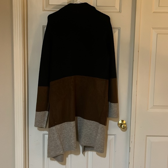 Sweater - Picture 3 of 4